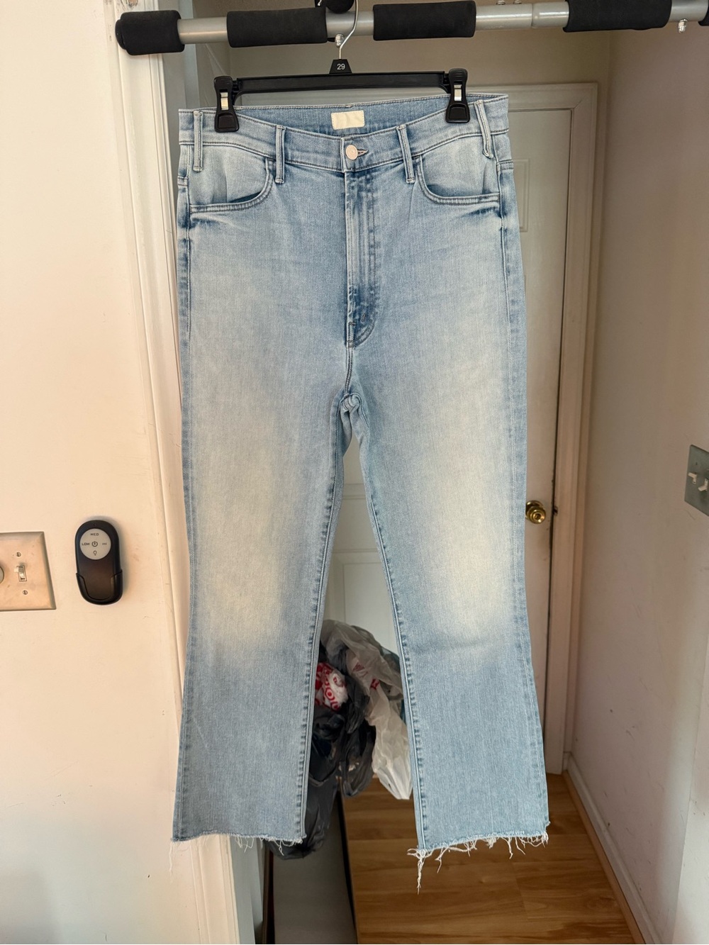 Mother Denim Hustler Ankle Fray Jeans in When In Rome - Sz 31